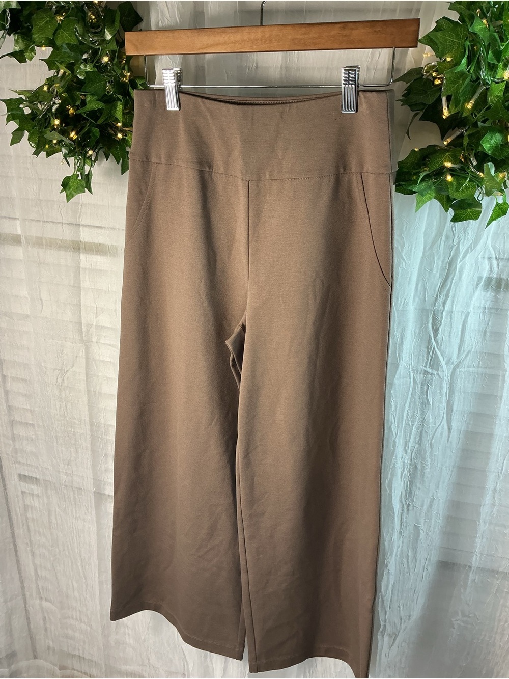 Dear Scarlett Wide-Crop Pants -
